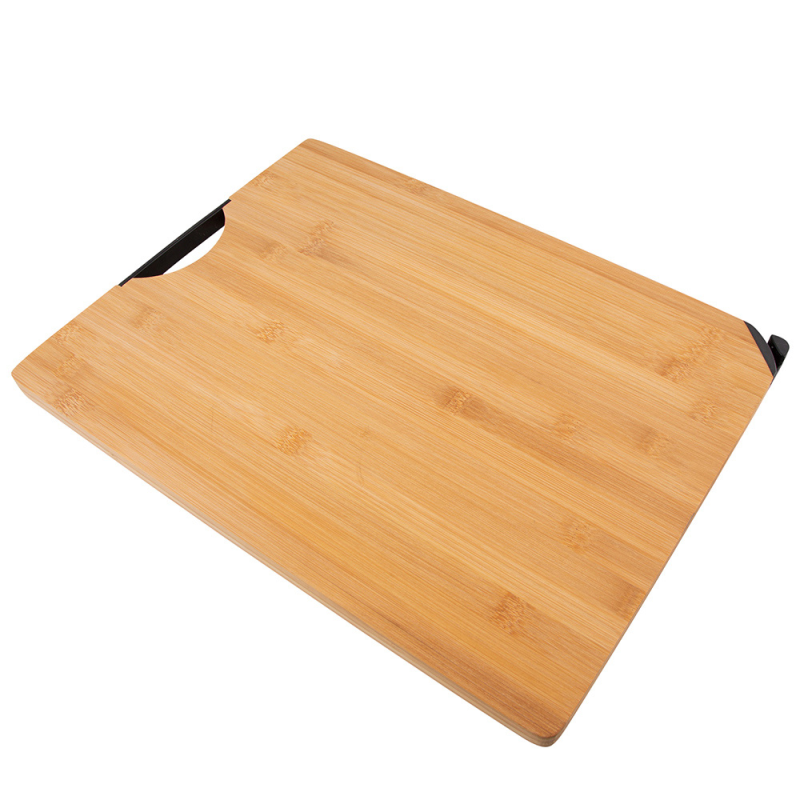 ALTOM DESIGN DASKA ZA REZANJE OD BAMBUSA S OŠTRILOM 40X30X1,8 CM ( 020602056 )